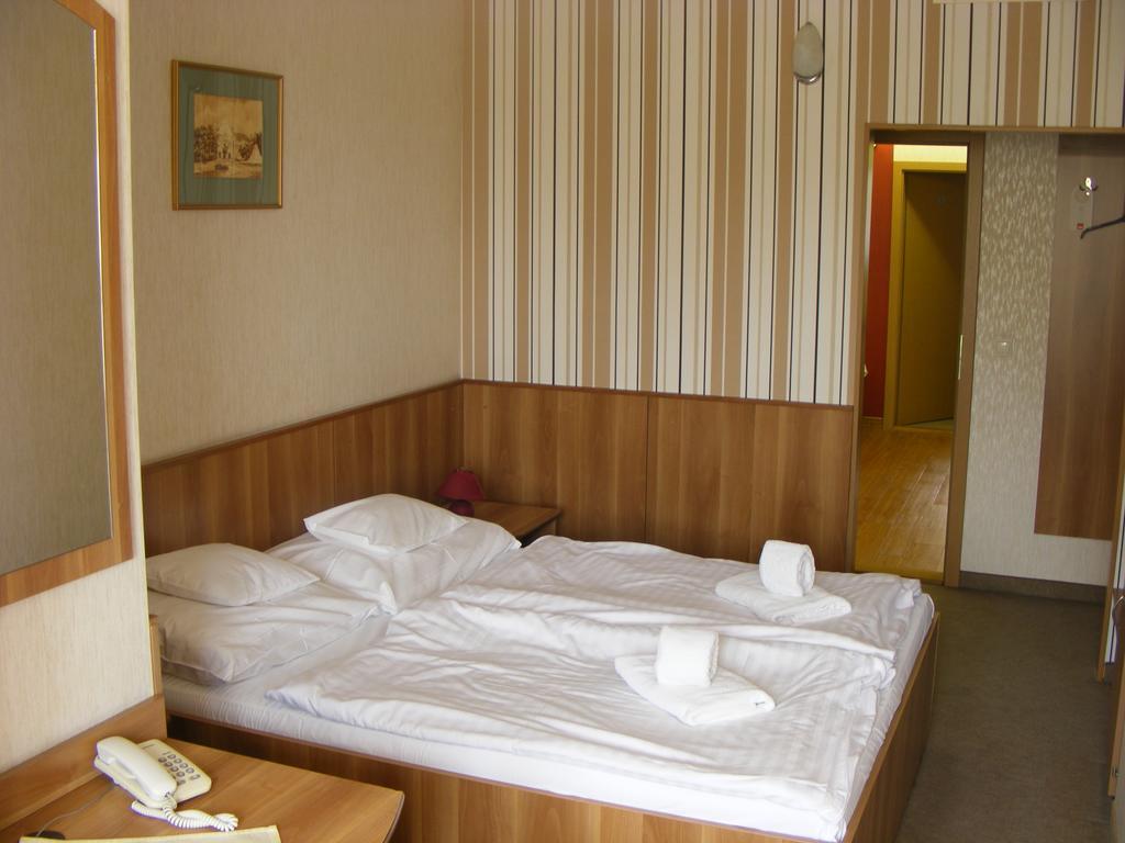 Hary Hotel Kecskemét Zimmer foto