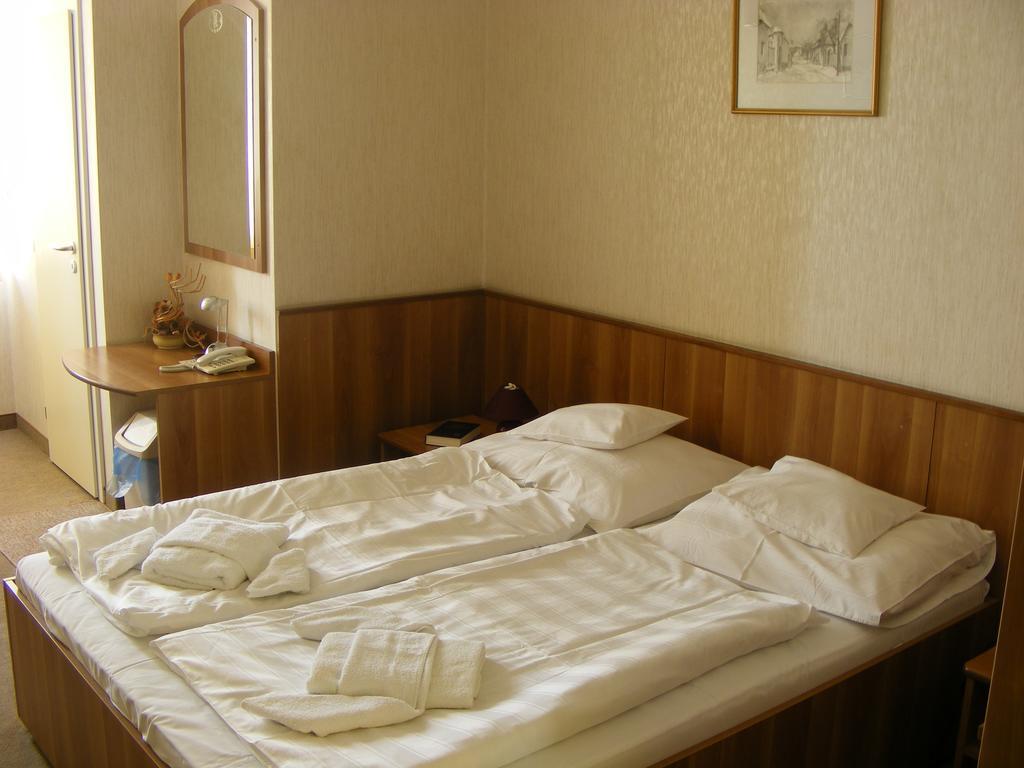Hary Hotel Kecskemét Zimmer foto